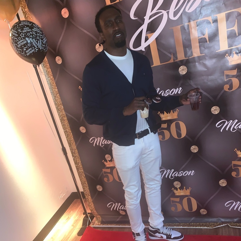 Meet your Posher, Kenneth